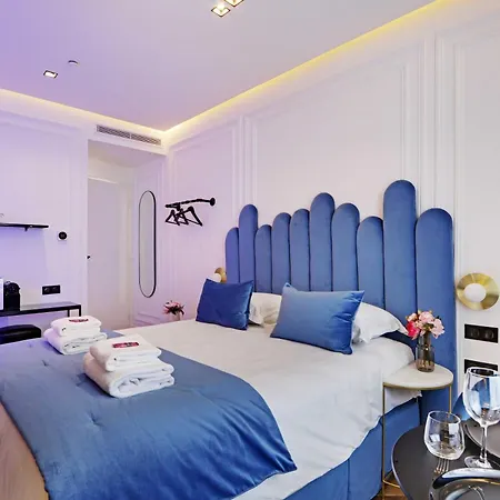 Amazing Bedroom With Jacuzzi - 2p - Chatelet *